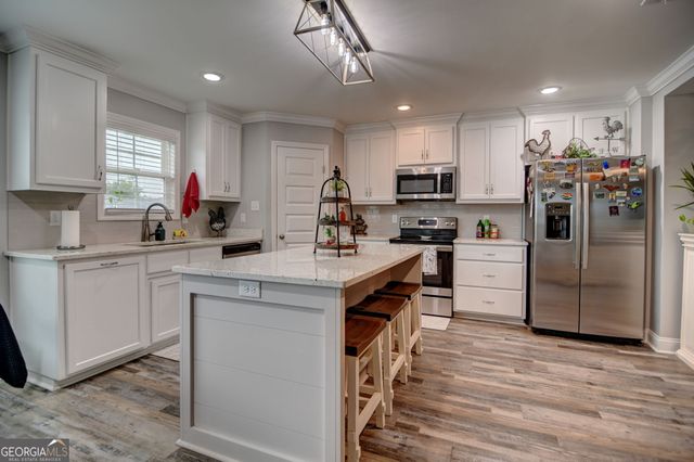 2039 Meadow Cove Drive, Valdosta, GA 31605