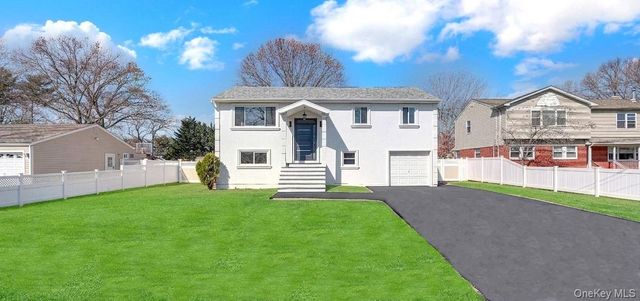 116 Southern Boulevard, Hauppauge, NY 11788