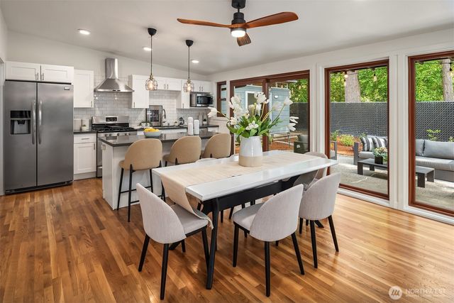 15634 SE 8th Street, Bellevue, WA 98008