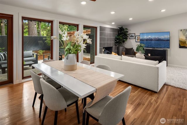 15634 SE 8th Street, Bellevue, WA 98008
