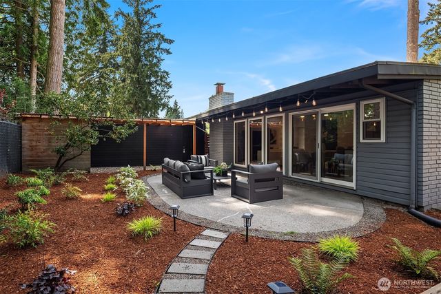 15634 SE 8th Street, Bellevue, WA 98008