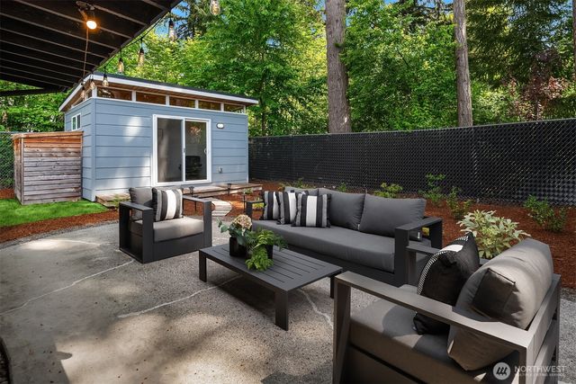 15634 SE 8th Street, Bellevue, WA 98008