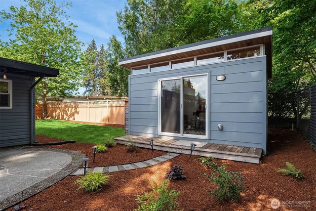 15634 SE 8th Street, Bellevue, WA 98008