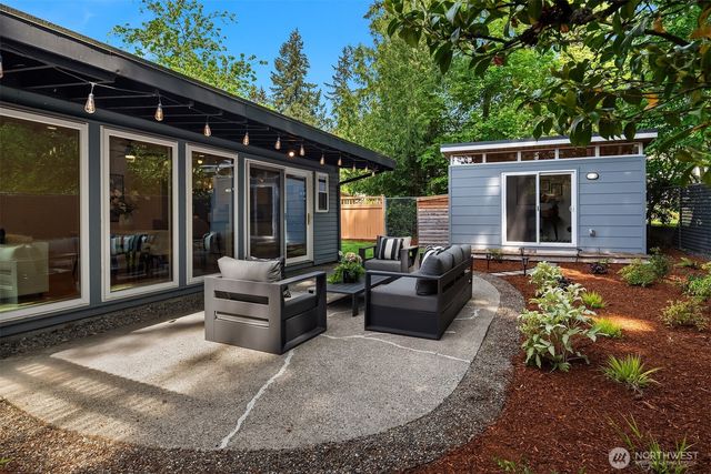 15634 SE 8th Street, Bellevue, WA 98008