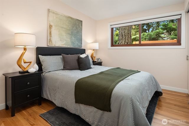 15634 SE 8th Street, Bellevue, WA 98008