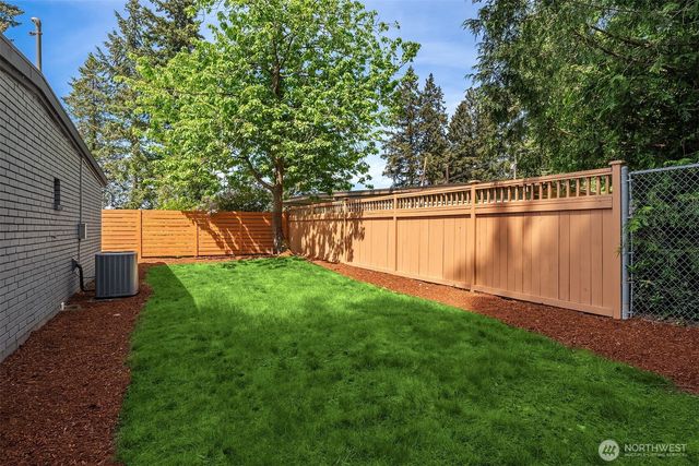15634 SE 8th Street, Bellevue, WA 98008