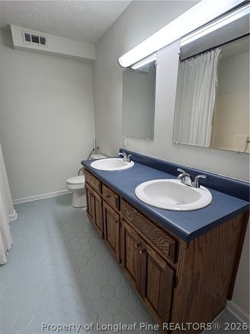 1535 Londonderry Place, Fayetteville, NC 28301