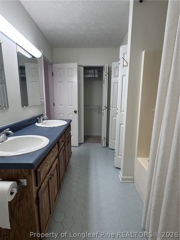 1535 Londonderry Place, Fayetteville, NC 28301