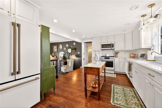 153 Selborne Chase, Perinton, NY 14450