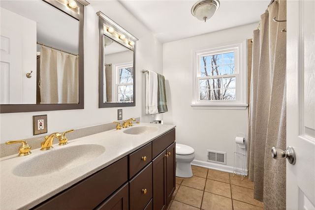 153 Selborne Chase, Perinton, NY 14450