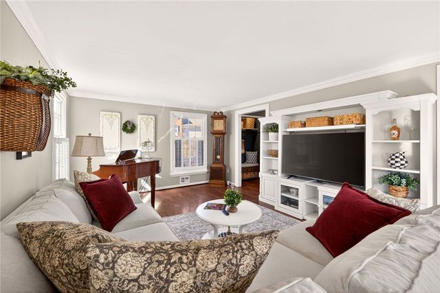 153 Selborne Chase, Perinton, NY 14450