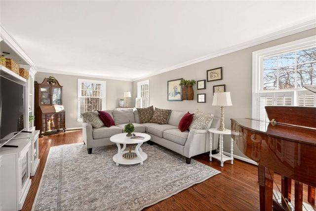 153 Selborne Chase, Perinton, NY 14450