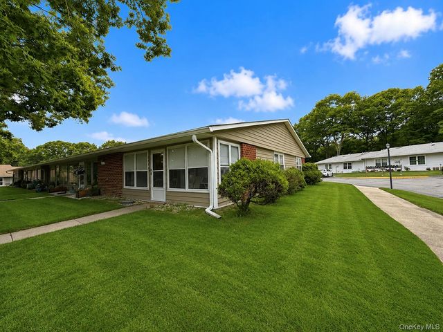 258 Newcastle Court F, Ridge, NY 11961