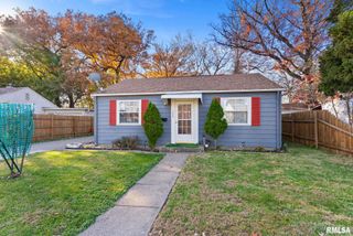 1025 38TH Street, Moline, IL 61265