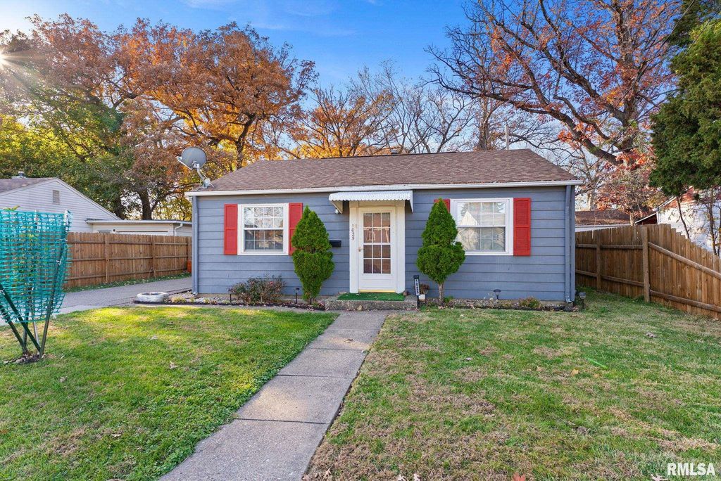 1025 38TH Street, Moline, IL 61265