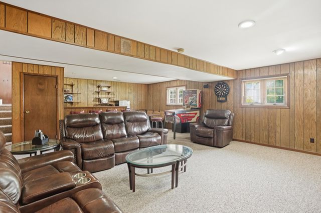 2232 Normandy Road, Schererville, IN 46375