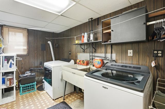 2232 Normandy Road, Schererville, IN 46375