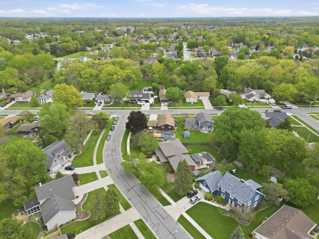 2232 Normandy Road, Schererville, IN 46375