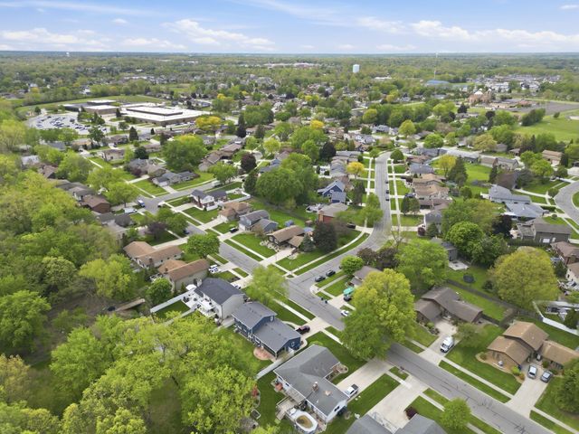 2232 Normandy Road, Schererville, IN 46375