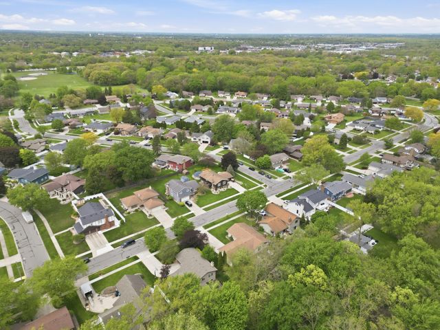 2232 Normandy Road, Schererville, IN 46375