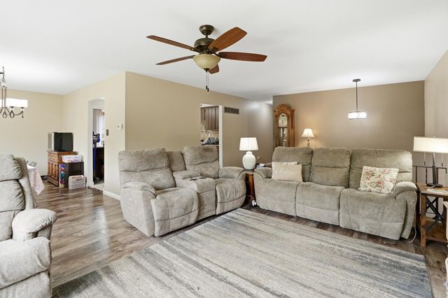 2232 Normandy Road, Schererville, IN 46375