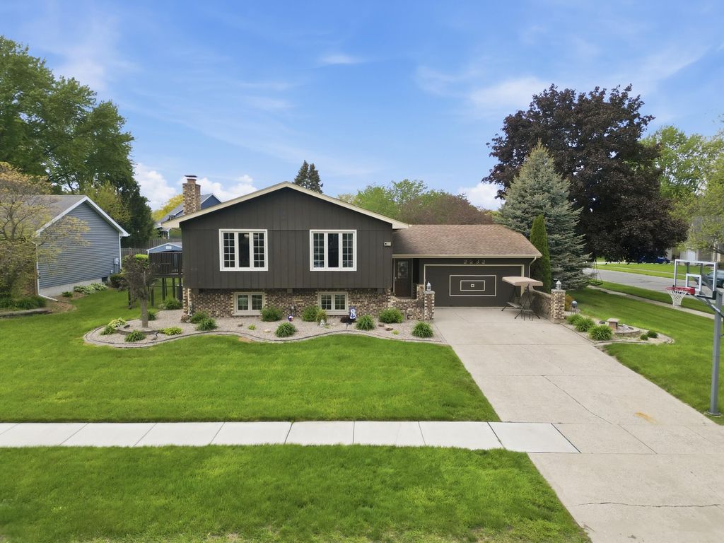 2232 Normandy Road, Schererville, IN 46375