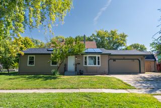 424 N 11th Street, Dekalb, IL 60115