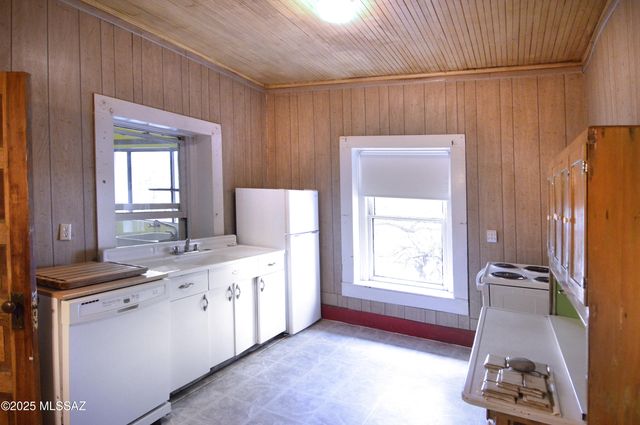 275 Duquesne Avenue, Patagonia, AZ 85624