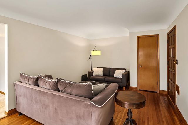 6844 Queen Avenue S, Richfield, MN 55423