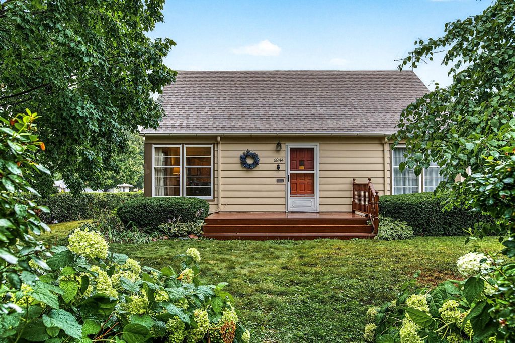 6844 Queen Avenue S, Richfield, MN 55423