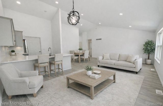 7056 Cambridge Drive, Flushing Charter Township, MI 48433