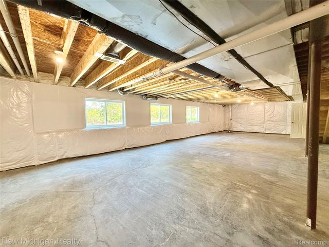 7056 Cambridge Drive, Flushing Charter Township, MI 48433