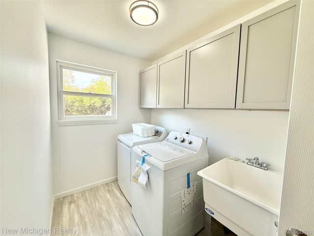 7056 Cambridge Drive, Flushing Charter Township, MI 48433