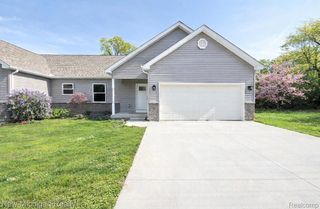7056 Cambridge Drive, Flushing Charter Township, MI 48433