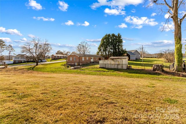 206 White Apple Way, Statesville, NC 28625