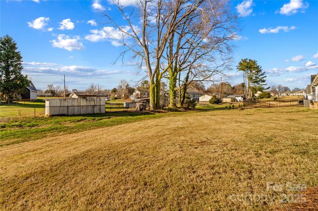 206 White Apple Way, Statesville, NC 28625