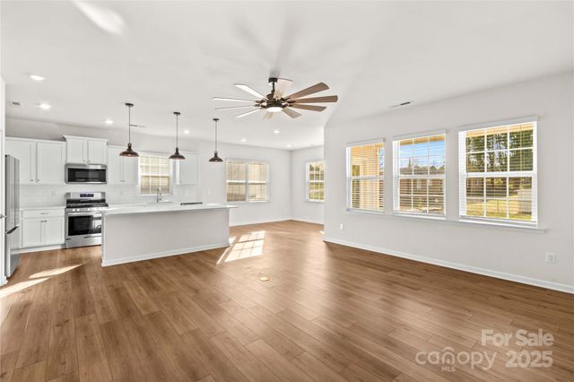 206 White Apple Way, Statesville, NC 28625