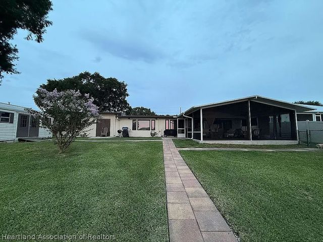 1806 Lake Clay Drive, Lake Placid, FL 33852