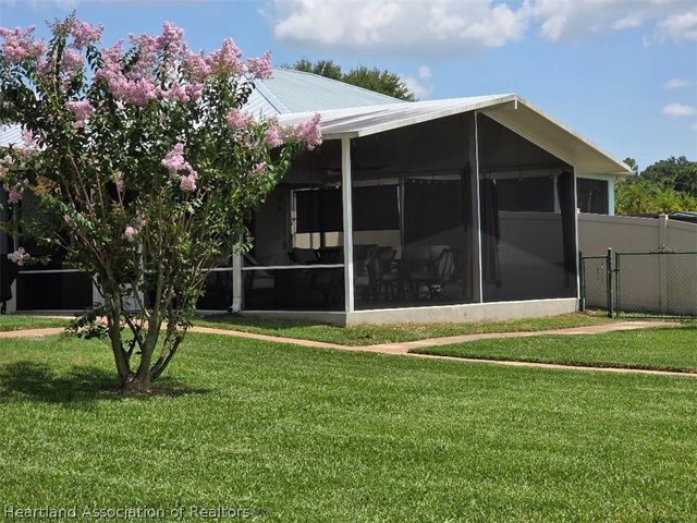 1806 Lake Clay Drive, Lake Placid, FL 33852