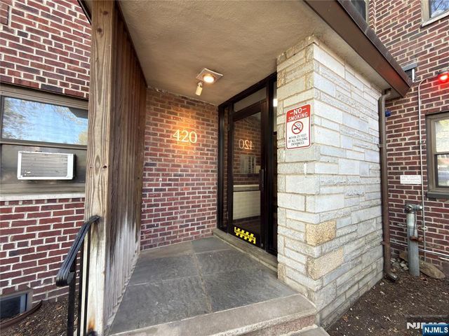 420 Fairview Avenue 1F, Fort Lee, NJ 07024