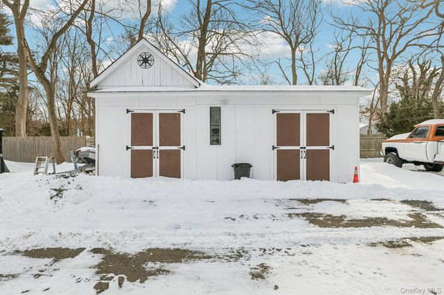 2 Oak Street, Smithtown, NY 11787