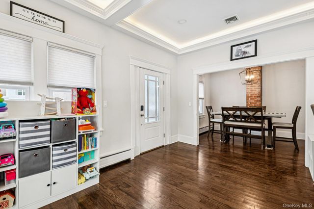 2 Oak Street, Smithtown, NY 11787