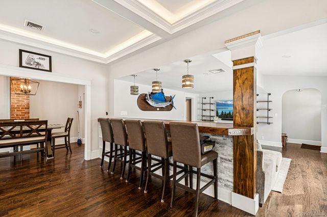 2 Oak Street, Smithtown, NY 11787