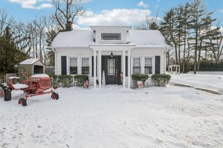 2 Oak Street, Smithtown, NY 11787