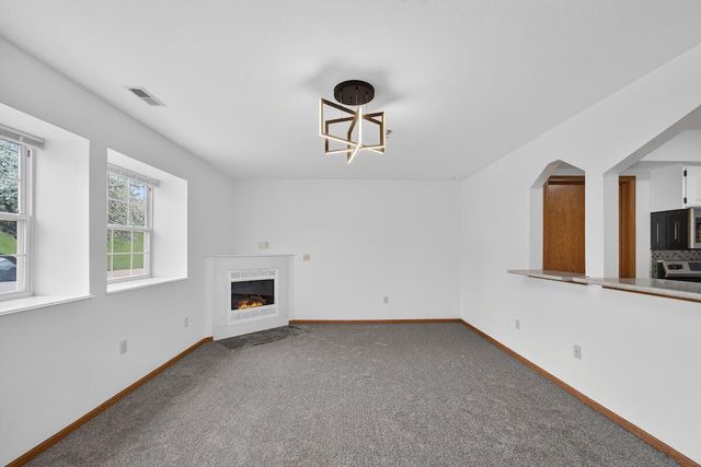 390 Dustin DRIVE, Brookfield, WI 53045