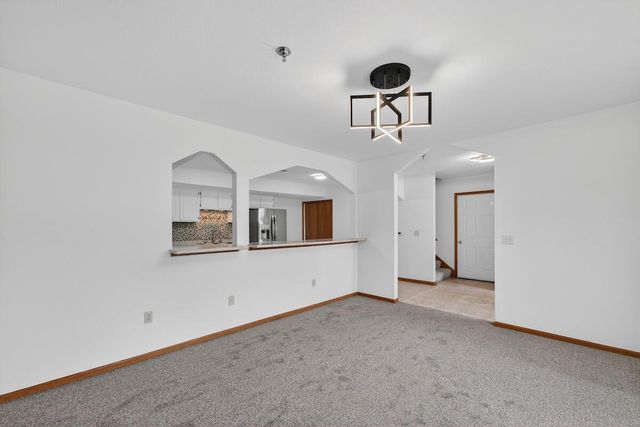 390 Dustin DRIVE, Brookfield, WI 53045
