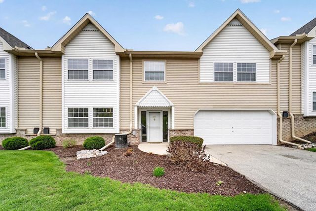 390 Dustin DRIVE, Brookfield, WI 53045