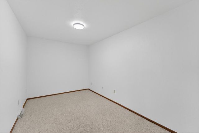 390 Dustin DRIVE, Brookfield, WI 53045