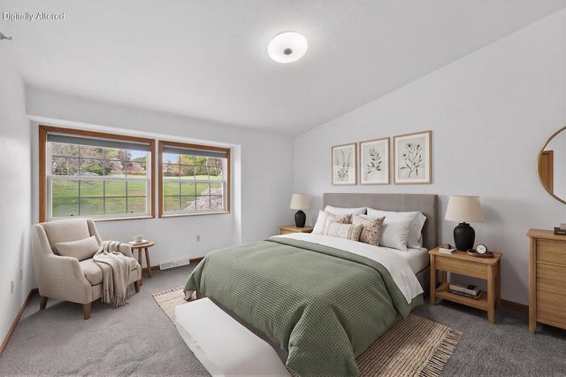 390 Dustin DRIVE, Brookfield, WI 53045