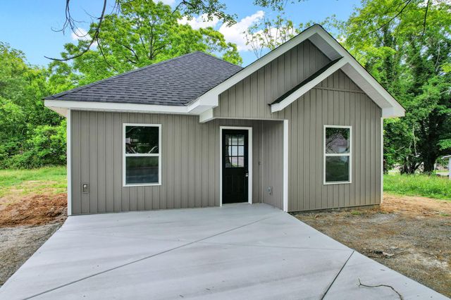 22 Ingleside Avenue, Englewood, TN 37329